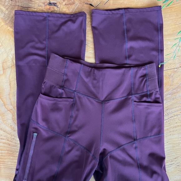 Free People; Done Flare Mulberryleggings; XL